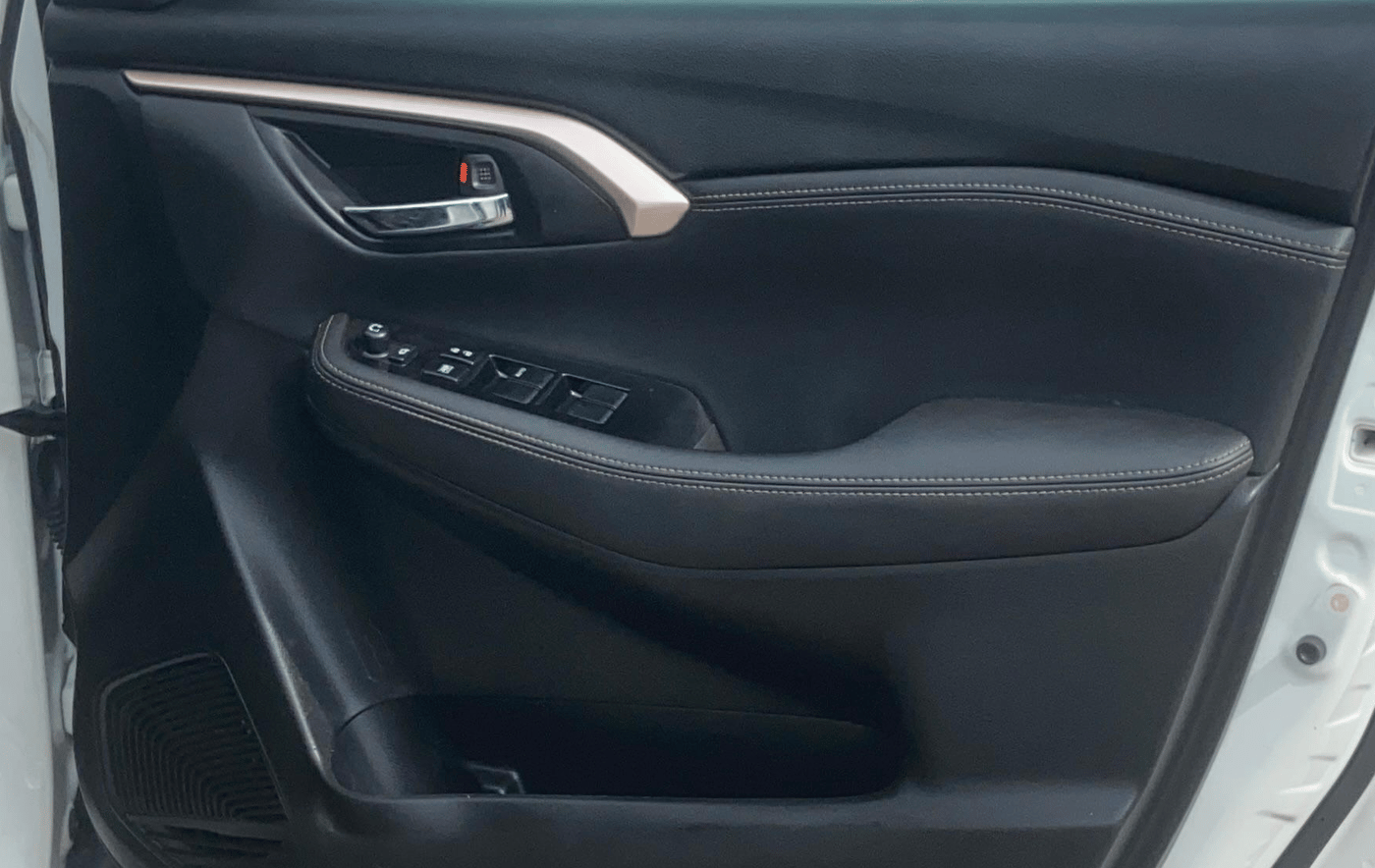2023 Maruti Grand Vitara ALPHA PLUS HYBRID ECVT, Hybrid, Automatic, 1,08,734 km, Driver Side Door Panels Control