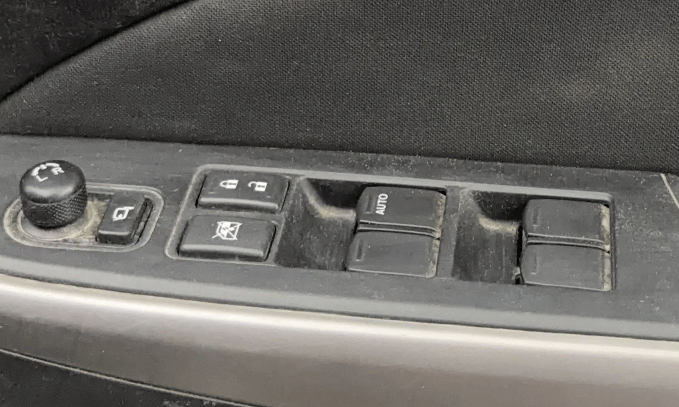2022 Maruti Swift ZXI AMT, Petrol, Automatic, 64,921 km, Driver Side Door Panels Control