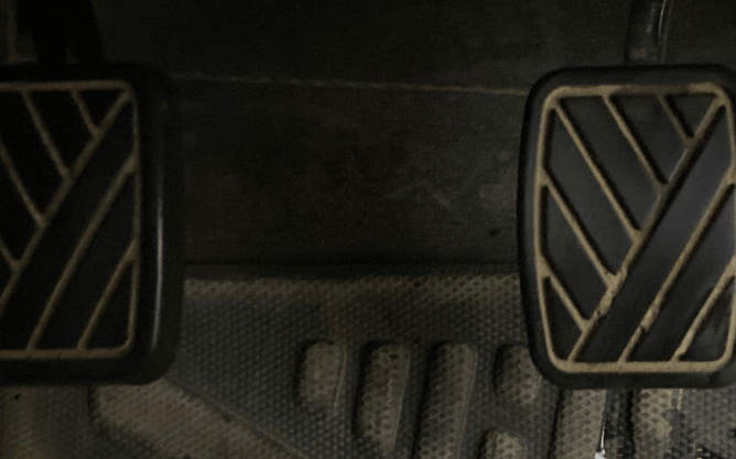 2022 Maruti BREZZA ZXI + SMART HYBRID, Petrol, Manual, 21,484 km, Pedals