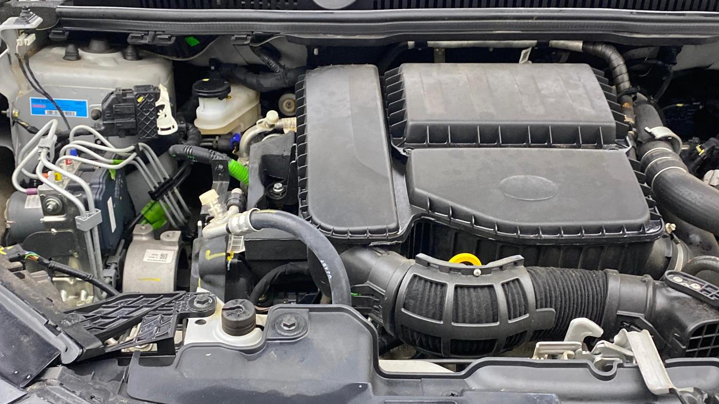 2025 Tata Curvv Accomplished Plus A 1.5 Diesel 7DCA, Diesel, Automatic, 18,198 km, Engine View - Right