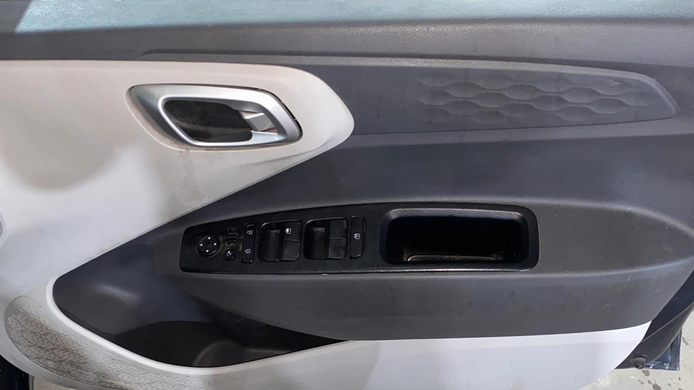 2023 Hyundai GRAND I10 NIOS SPORTZ 1.2 KAPPA VTVT, Petrol, Manual, 28,211 km, Driver Side Door Panels Control