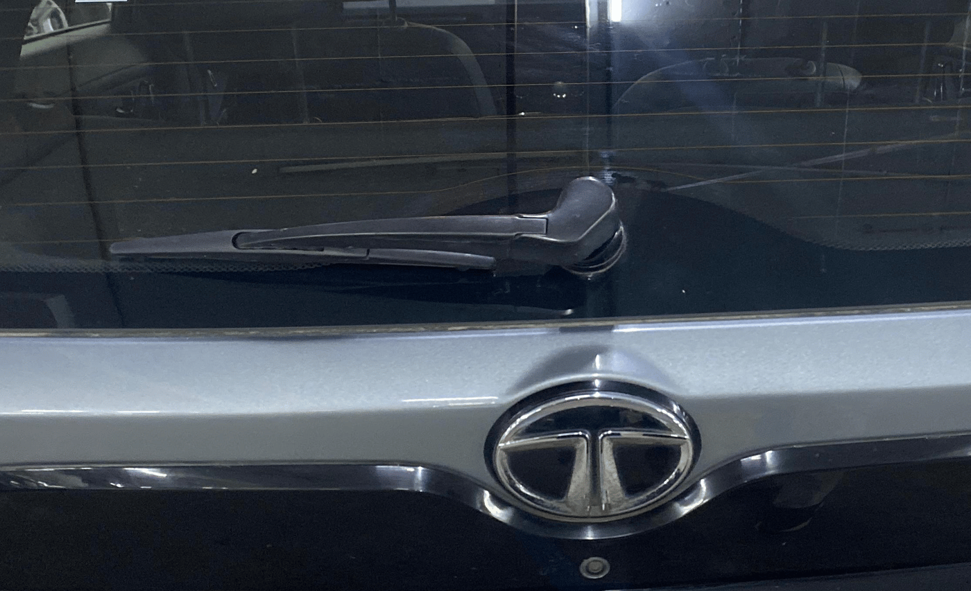2021 Tata NEXON XZA PLUS DIESEL DARK EDITION, Diesel, Automatic, 84,068 km, Rear Wiper