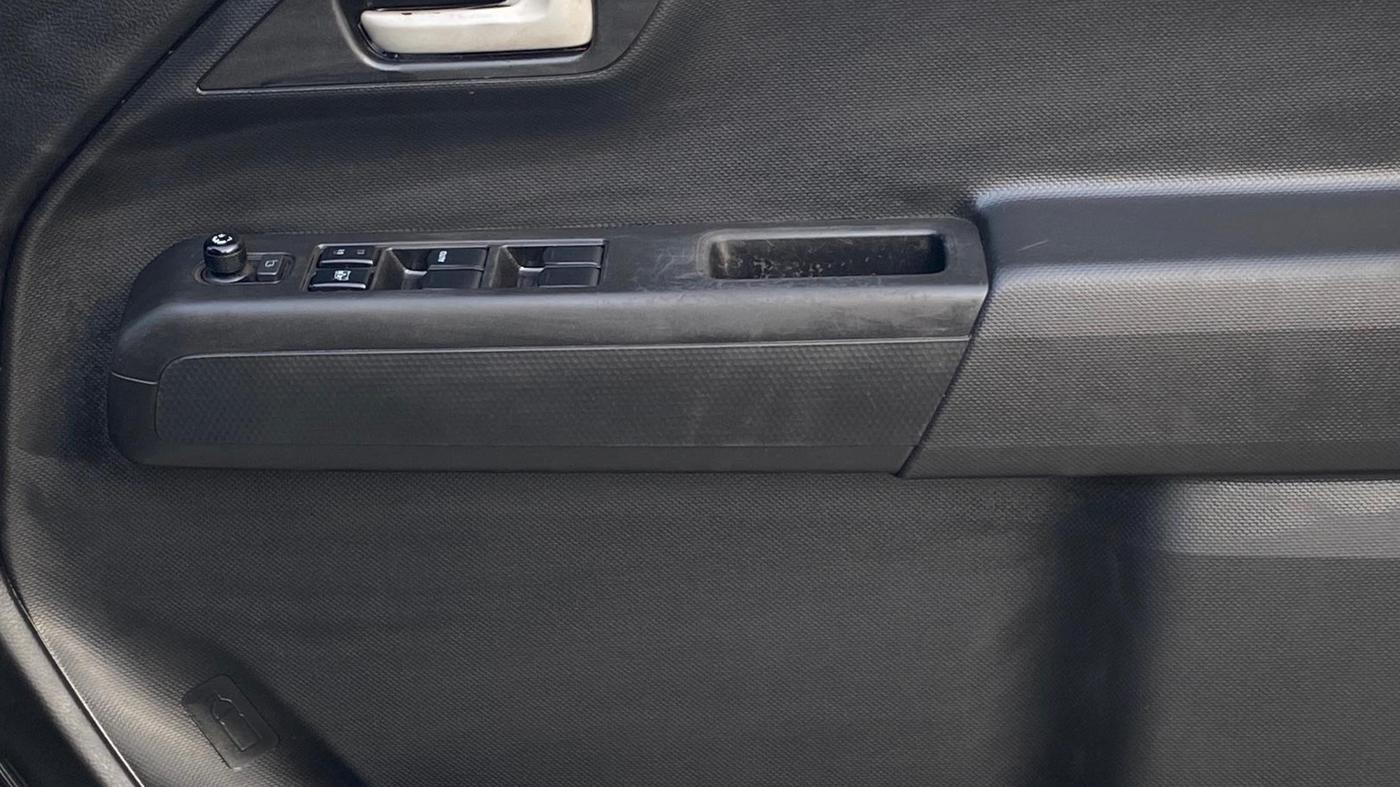 2021 Maruti New Wagon-R ZXI 1.2, CNG, Manual, 92,400 km, Driver Side Door Panels Control