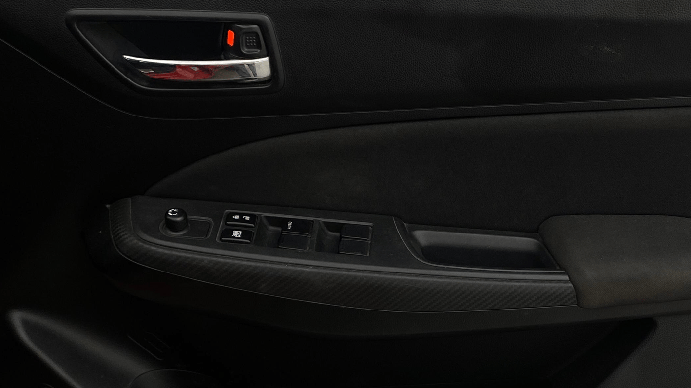 2023 Maruti Swift VXI, Petrol, Manual, 31,856 km, Driver Side Door Panels Control