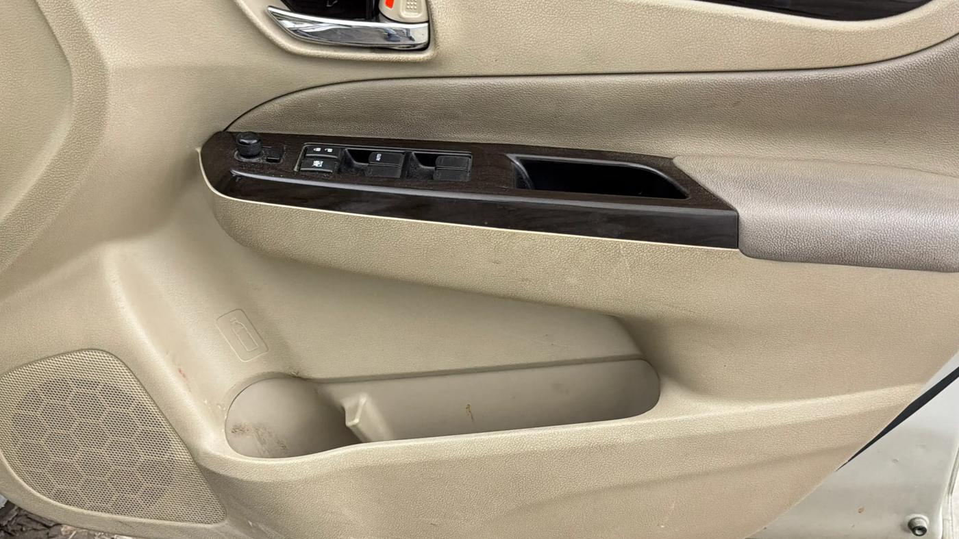 2016 Maruti Ciaz ZXI AT, Petrol, Automatic, 97,097 km, Driver Side Door Panels Control