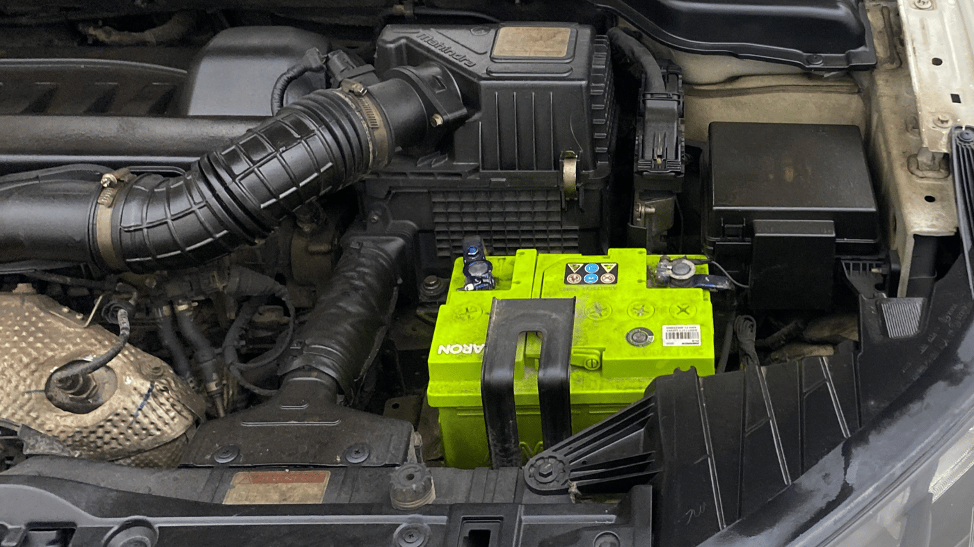 2022 Mahindra XUV300 W6 1.5 DIESEL AMT, Diesel, Automatic, 14,620 km, Engine View - Left