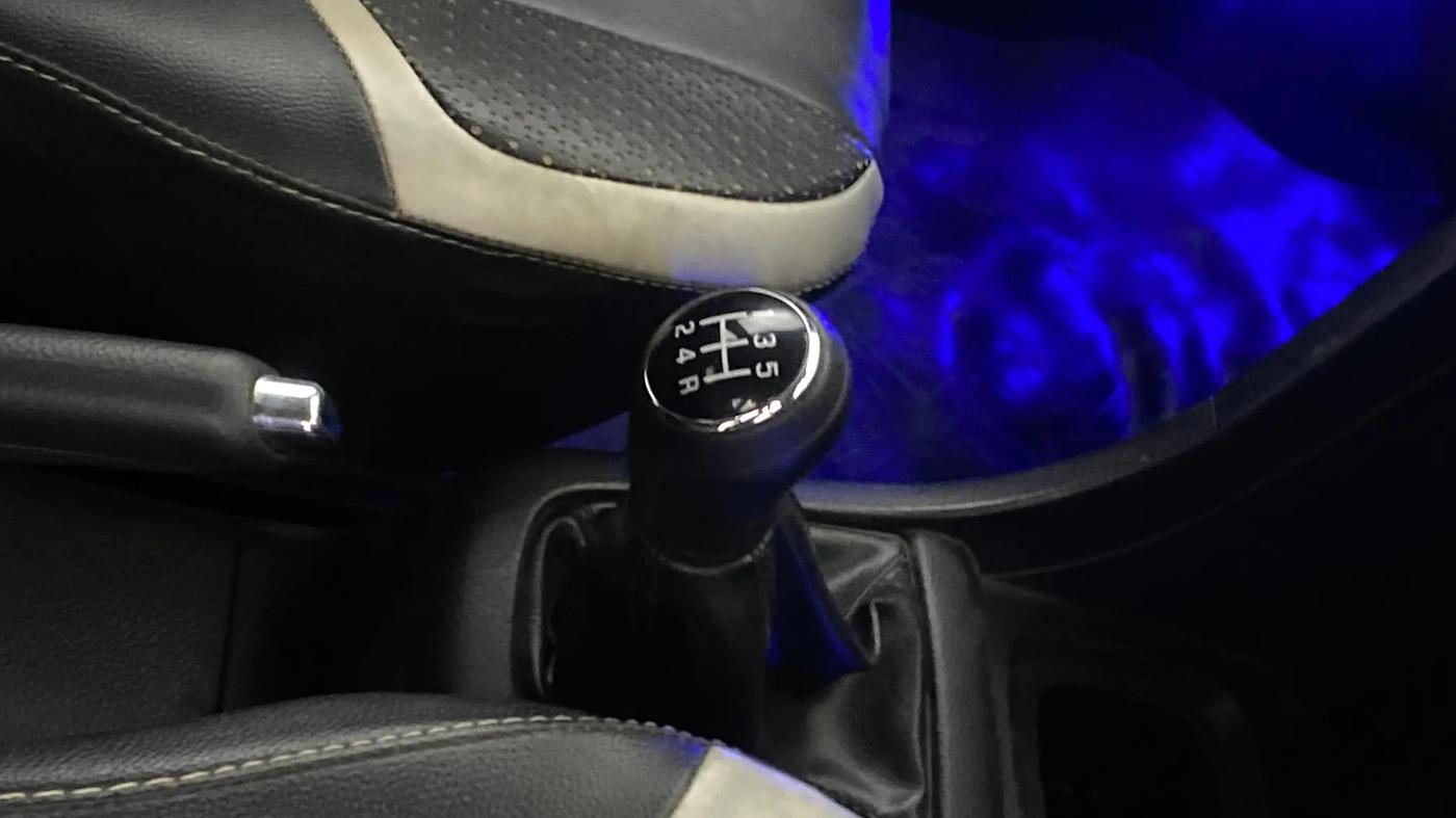 2016 Maruti Swift ZXI, Petrol, Manual, 43,971 km, Gear Lever