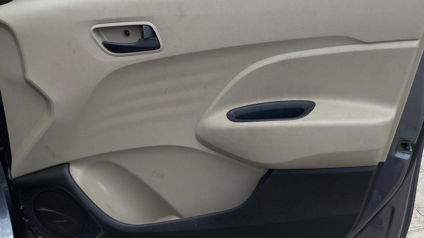 2019 Hyundai NEW SANTRO ERA, Petrol, Manual, 27,578 km, Driver Side Door Panels Control