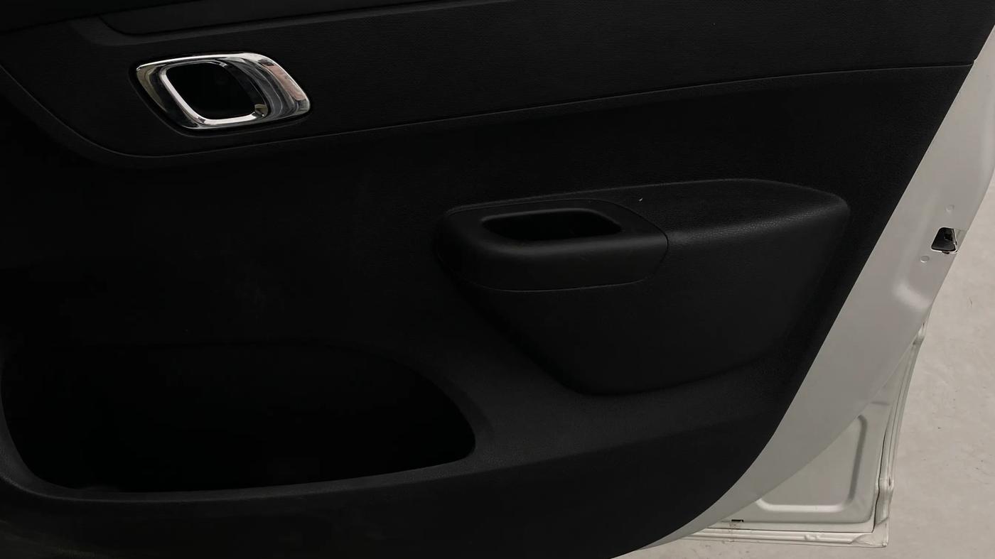 2019 Renault Kwid RXT 1.0 (O), Petrol, Manual, 23,421 km, Driver Side Door Panels Control