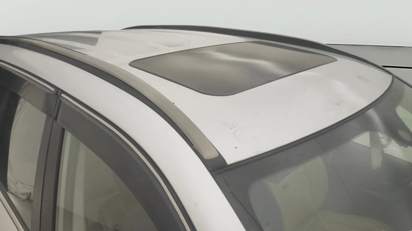 2021 Mahindra XUV500 W9, Diesel, Manual, 77,116 km, Moonroof/ Sunroof
