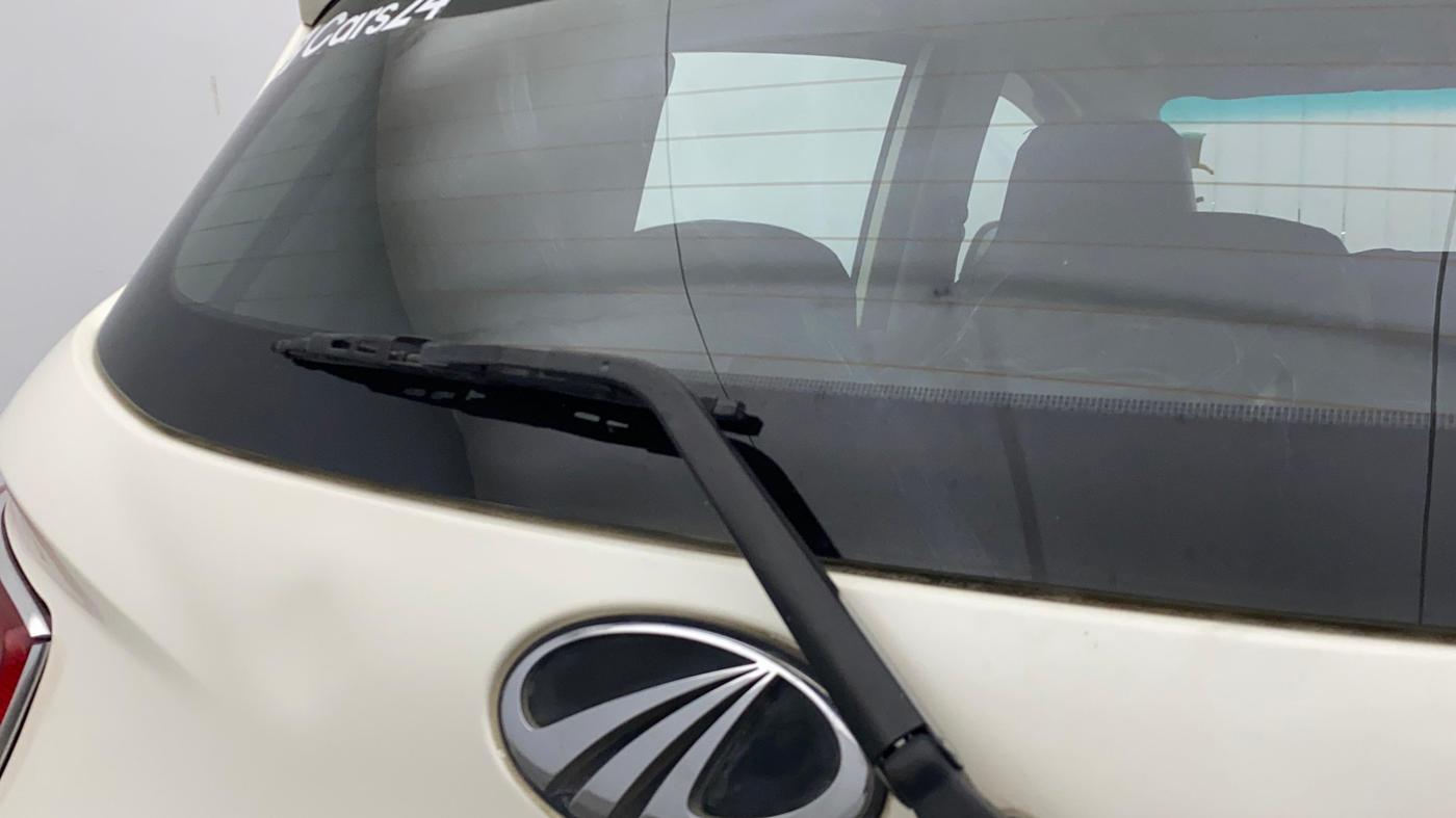 2016 Mahindra Kuv100 K8 6 STR, Petrol, Manual, 55,029 km, Rear Wiper