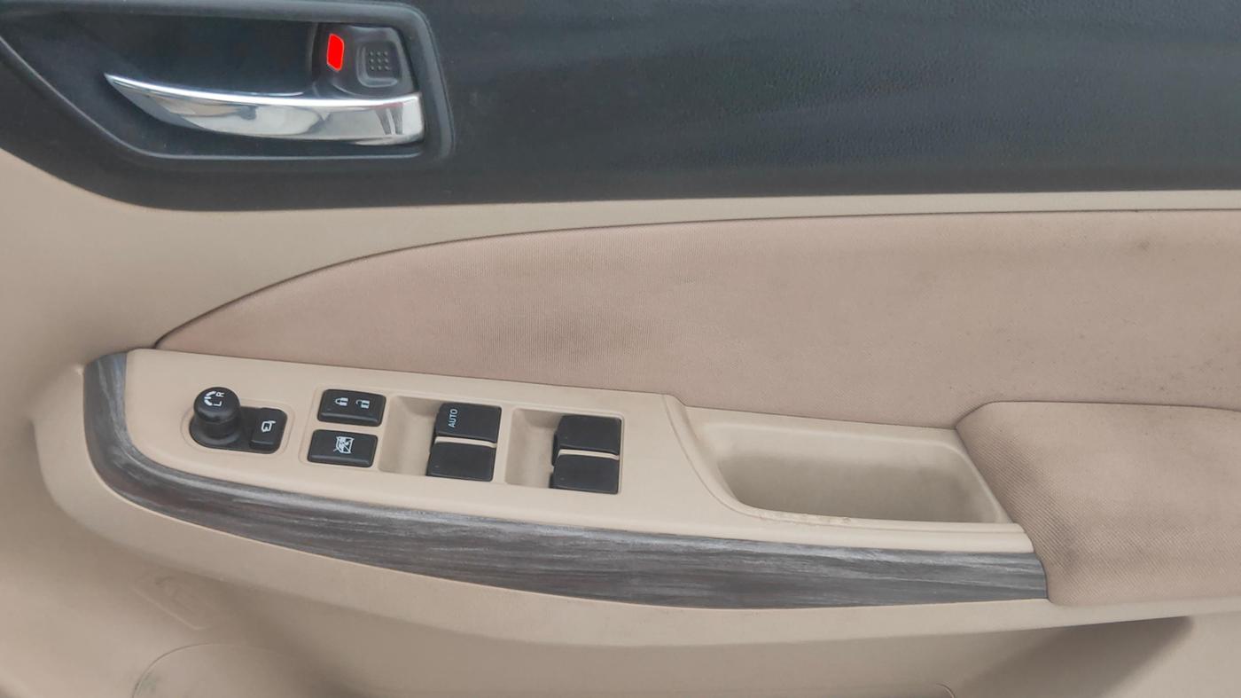 2020 Maruti Dzire ZXI Plus, Petrol, Manual, 1,10,974 km, Driver Side Door Panels Control