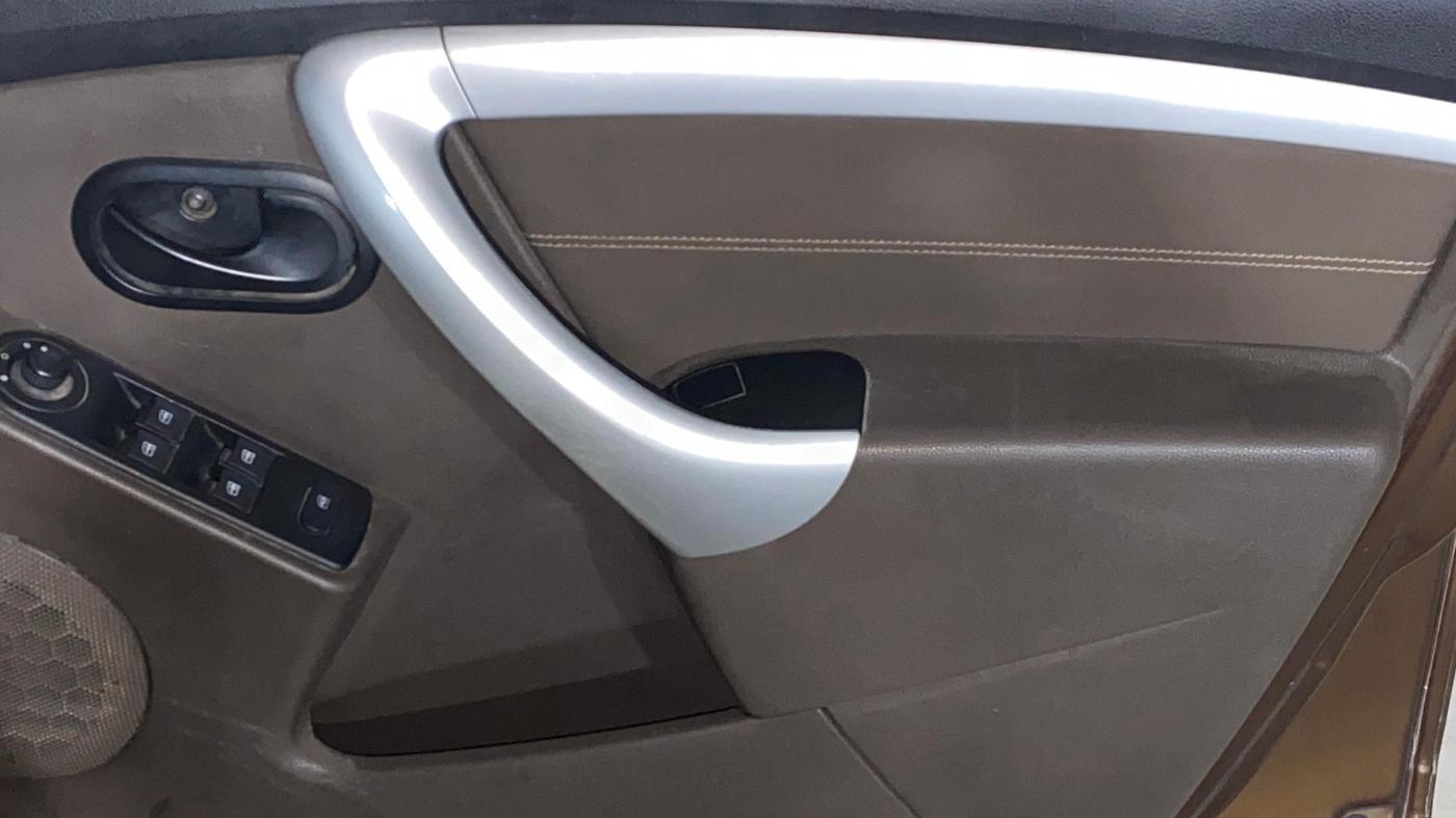 2018 Renault Duster 85 PS RXS MT DIESEL, Diesel, Manual, 89,749 km, Driver Side Door Panels Control