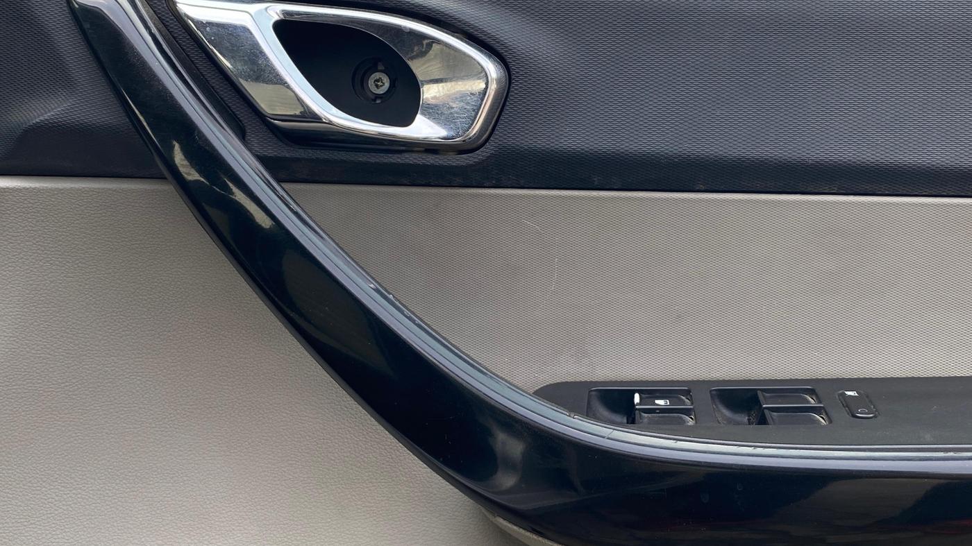 2018 Tata Tiago XZ PETROL, CNG, Manual, 84,858 km, Driver Side Door Panels Control