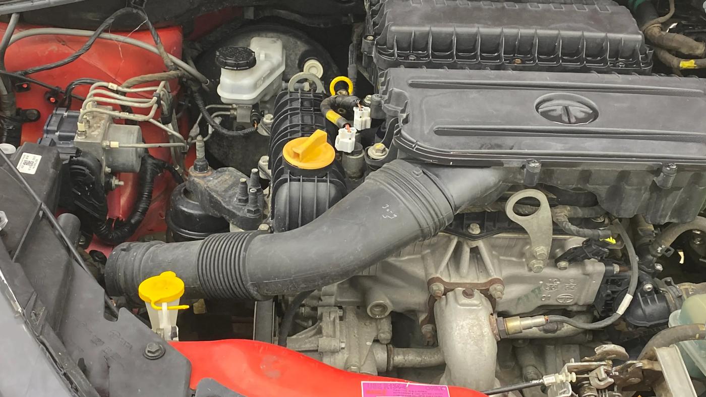 2020 Tata Tiago XZA PLUS PETROL, Petrol, Automatic, 67,446 km, Engine View - Right