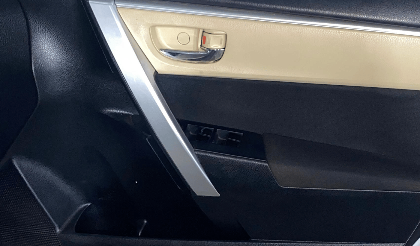2018 Toyota Corolla Altis G PETROL, Petrol, Manual, 30,089 km, Driver Side Door Panels Control