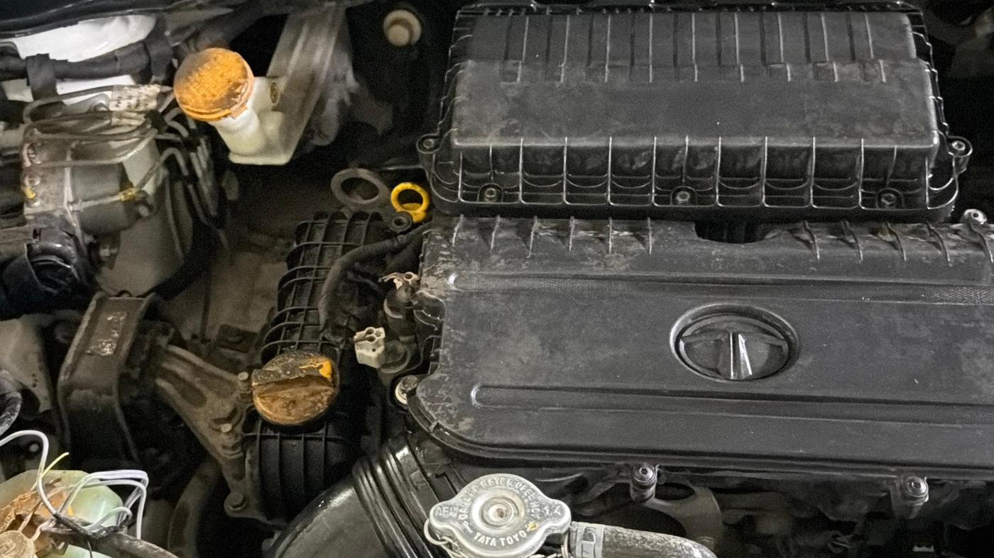 2022 Tata PUNCH PURE MT, CNG, Manual, 87,906 km, Engine View - Right