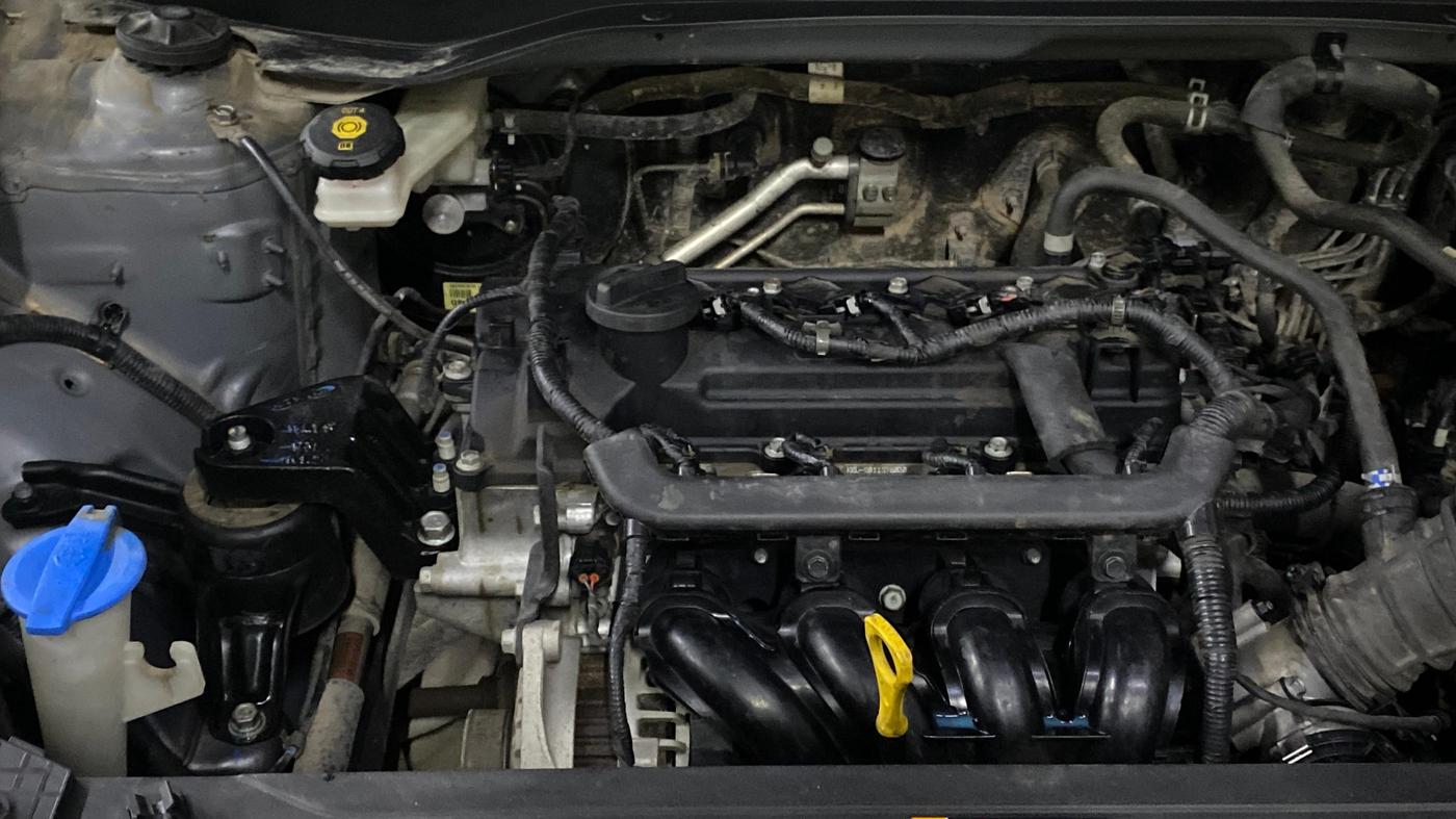 2020 Hyundai VENUE S 1.2, Petrol, Manual, 75,807 km, Engine View - Right