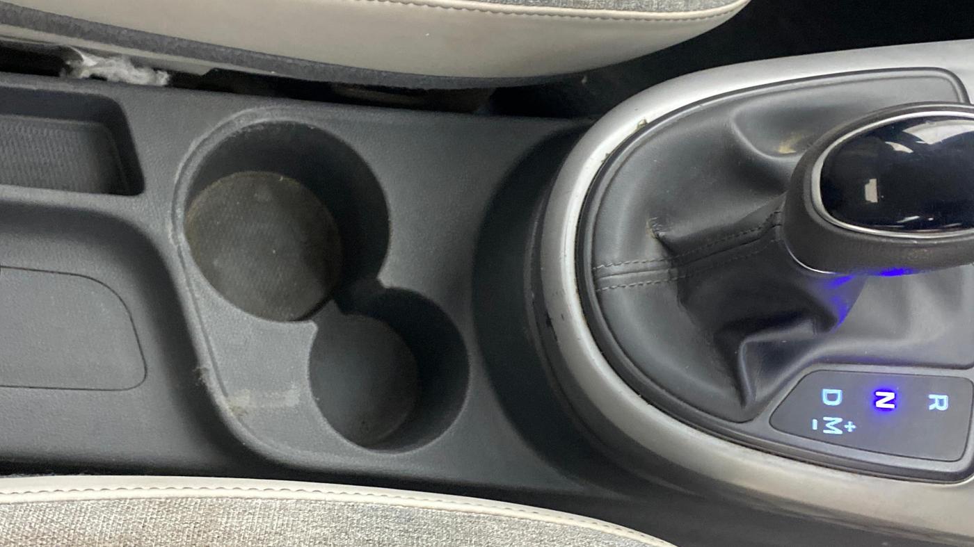 2020 Hyundai GRAND I10 NIOS SPORTZ AMT 1.2 KAPPA VTVT, Petrol, Automatic, 1,00,947 km, Gear Lever