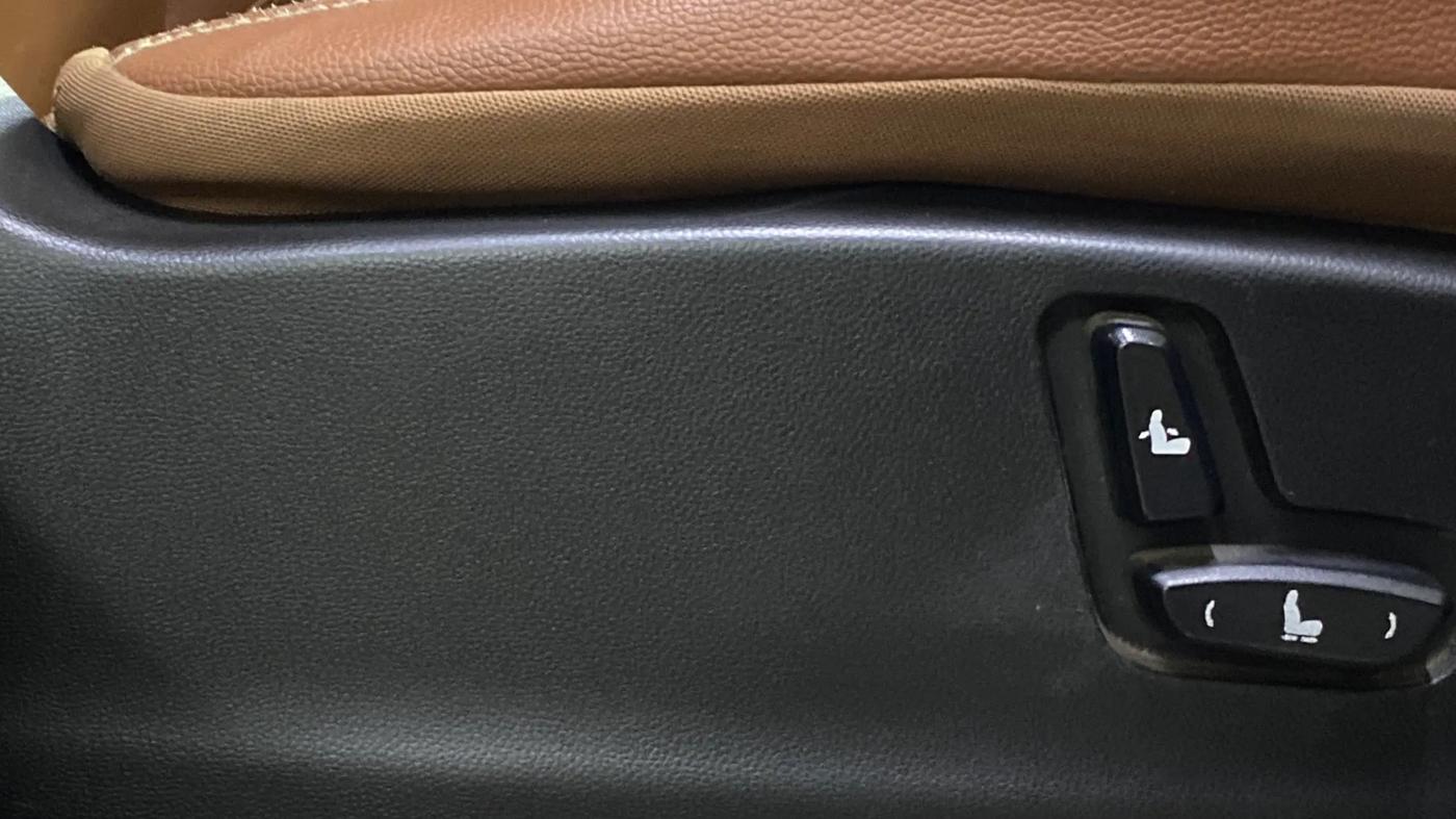 2022 MG HECTOR PLUS SELECT 2.0 DIESEL TURBO MT 7-STR, Diesel, Manual, 94,504 km, Driver Side Adjustment Panel