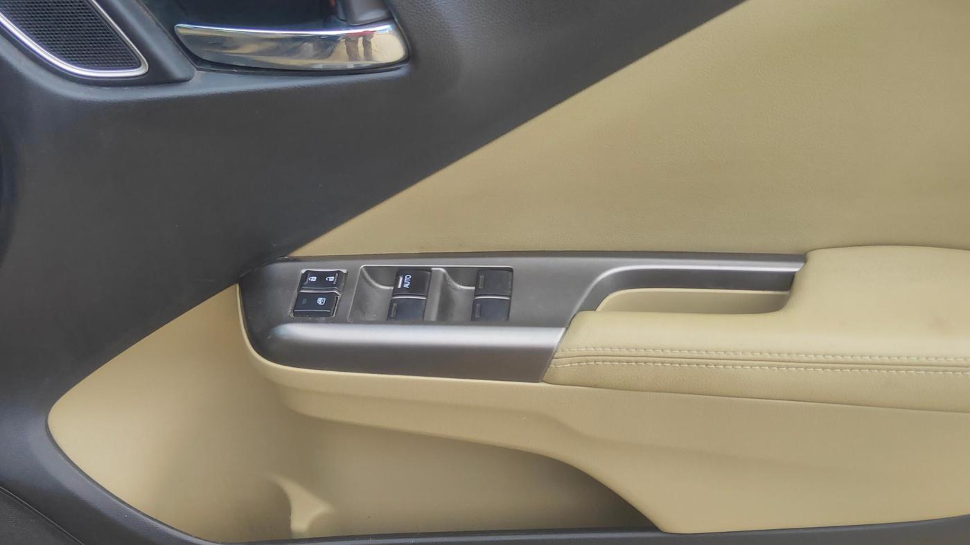 2018 Honda City 1.5L I-VTEC VX, Petrol, Manual, 82,301 km, Driver Side Door Panels Control