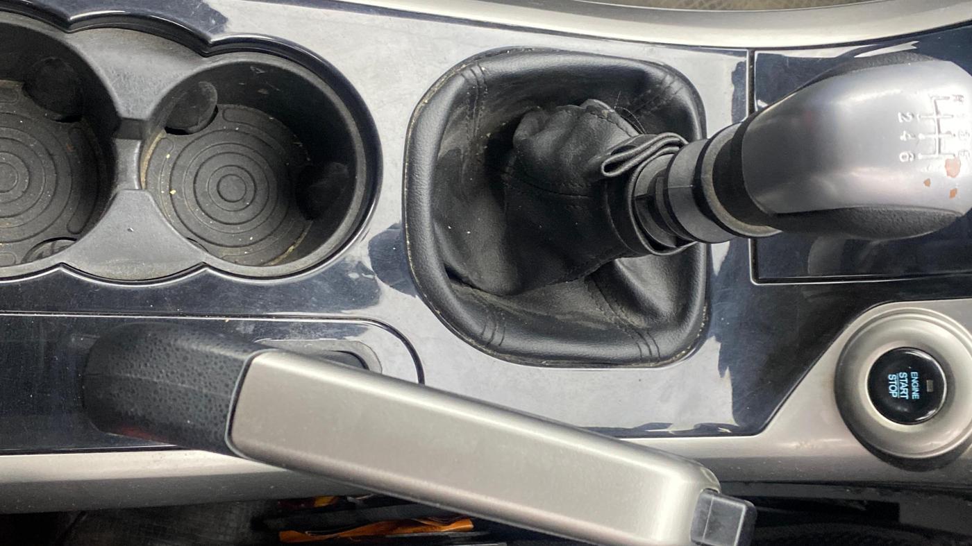 2018 Mahindra XUV500 W7, Diesel, Manual, 1,11,404 km, Gear Lever