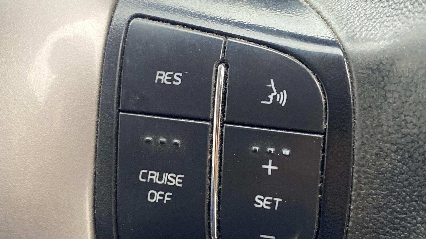 2018 Mahindra XUV500 W7, Diesel, Manual, 1,11,404 km, Adaptive Cruise Control