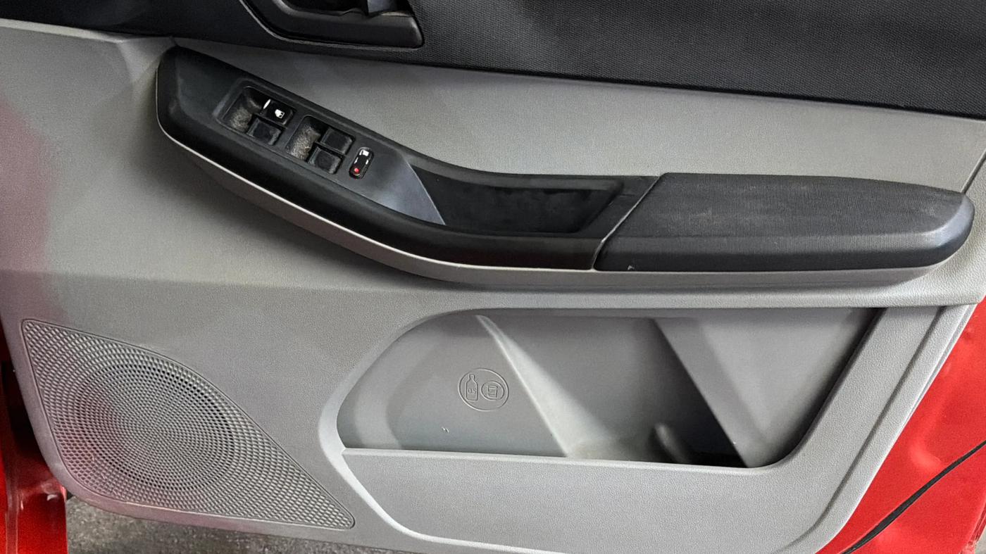 2021 Tata Tiago XT Limited Edition, Petrol, Manual, 67,692 km, Driver Side Door Panels Control