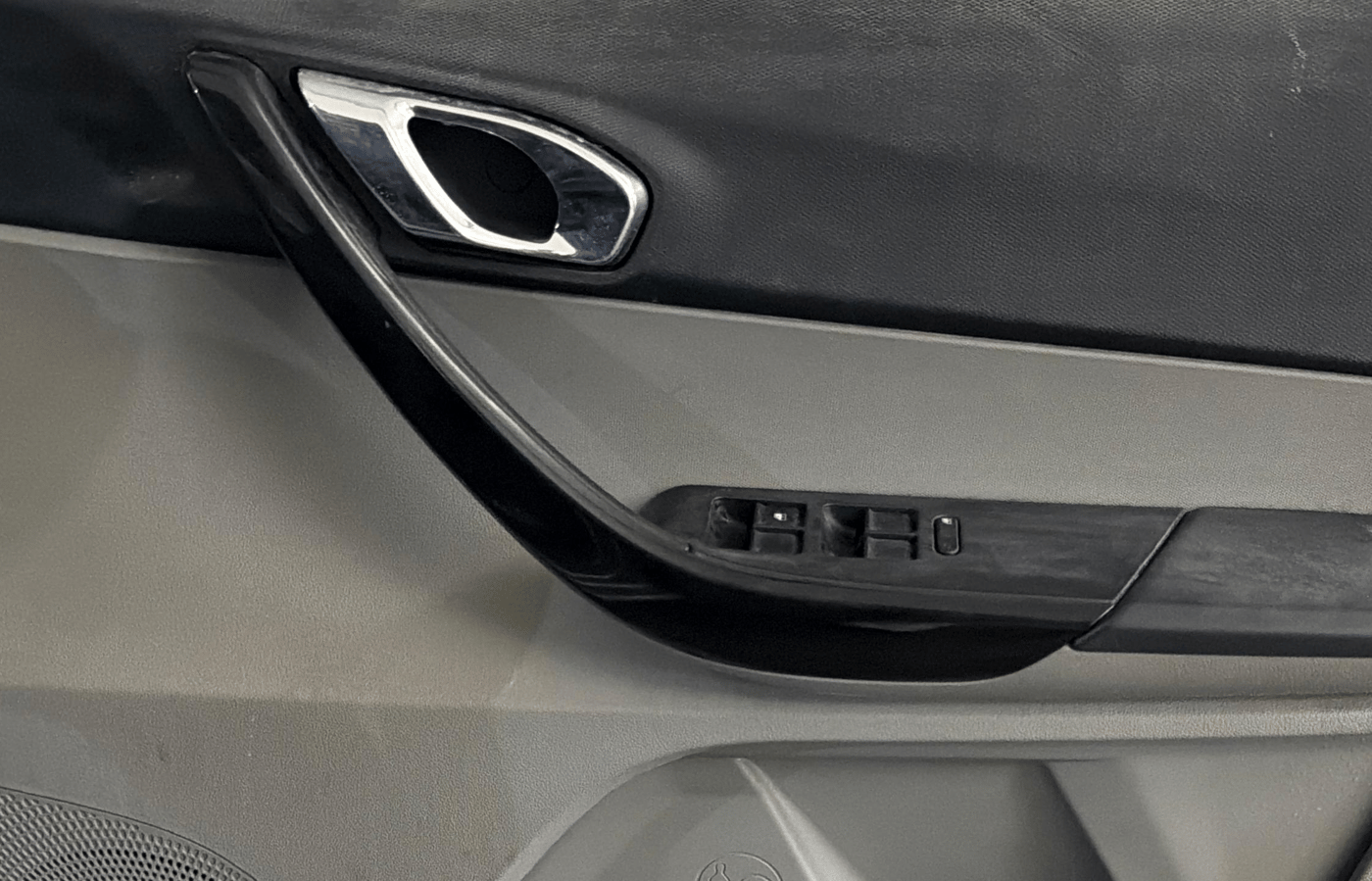 2018 Tata Tiago XZ PETROL, Petrol, Manual, 25,080 km, Driver Side Door Panels Control