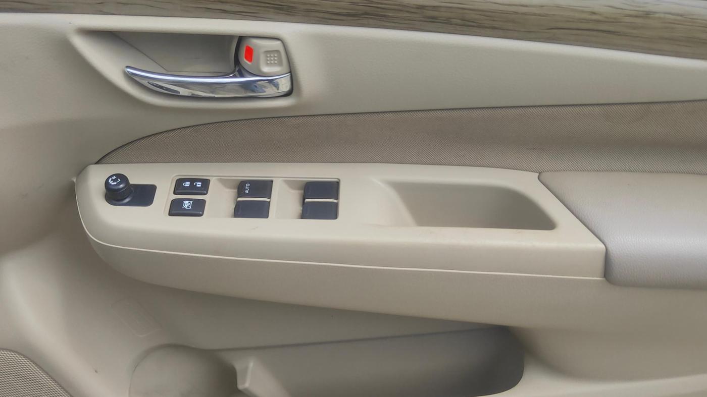 2019 Maruti Ciaz DELTA 1.5 SHVS MT PETROL, Petrol, Manual, 50,093 km, Driver Side Door Panels Control