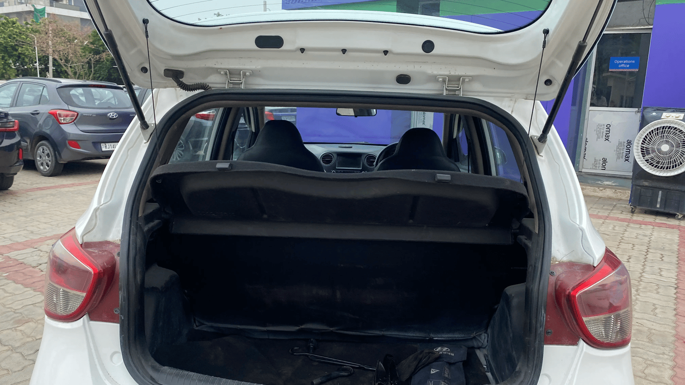 2019 Hyundai Grand i10 SPORTZ 1.2 KAPPA VTVT, Petrol, Manual, 67,838 km, Boot Inside