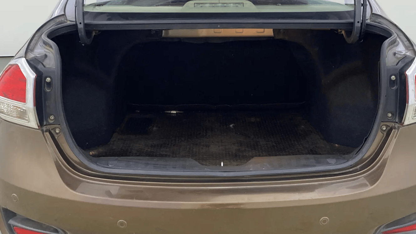 2016 Maruti Ciaz ZXI, Petrol, Manual, 49,773 km, Boot Inside