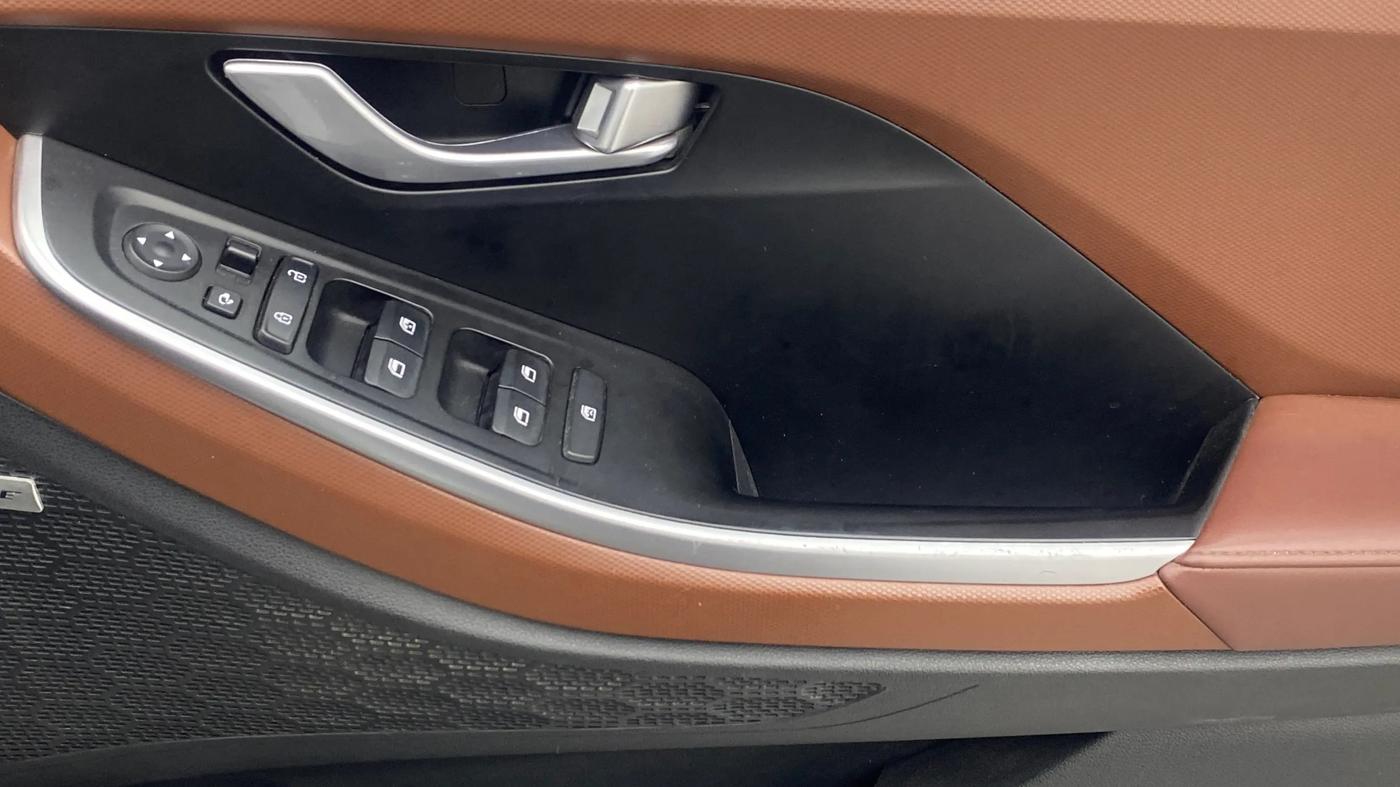 2021 Hyundai ALCAZAR PLATINUM(O) 7STR 1.5 AT, Diesel, Automatic, 49,215 km, Driver Side Door Panels Control