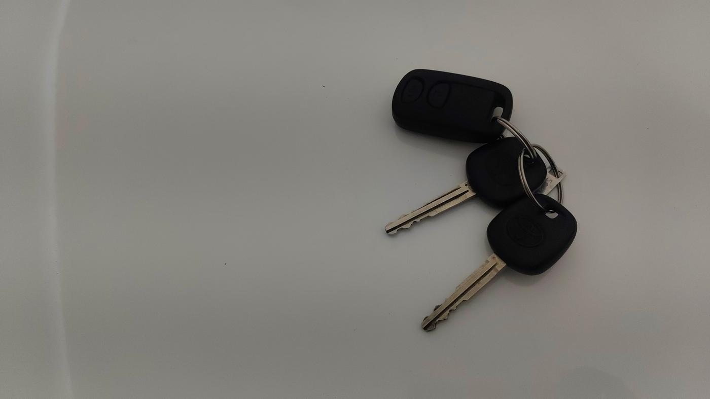 2013 Toyota Etios Liva G EXCLUSIVE, Petrol, Manual, 67,195 km, Key Close Up