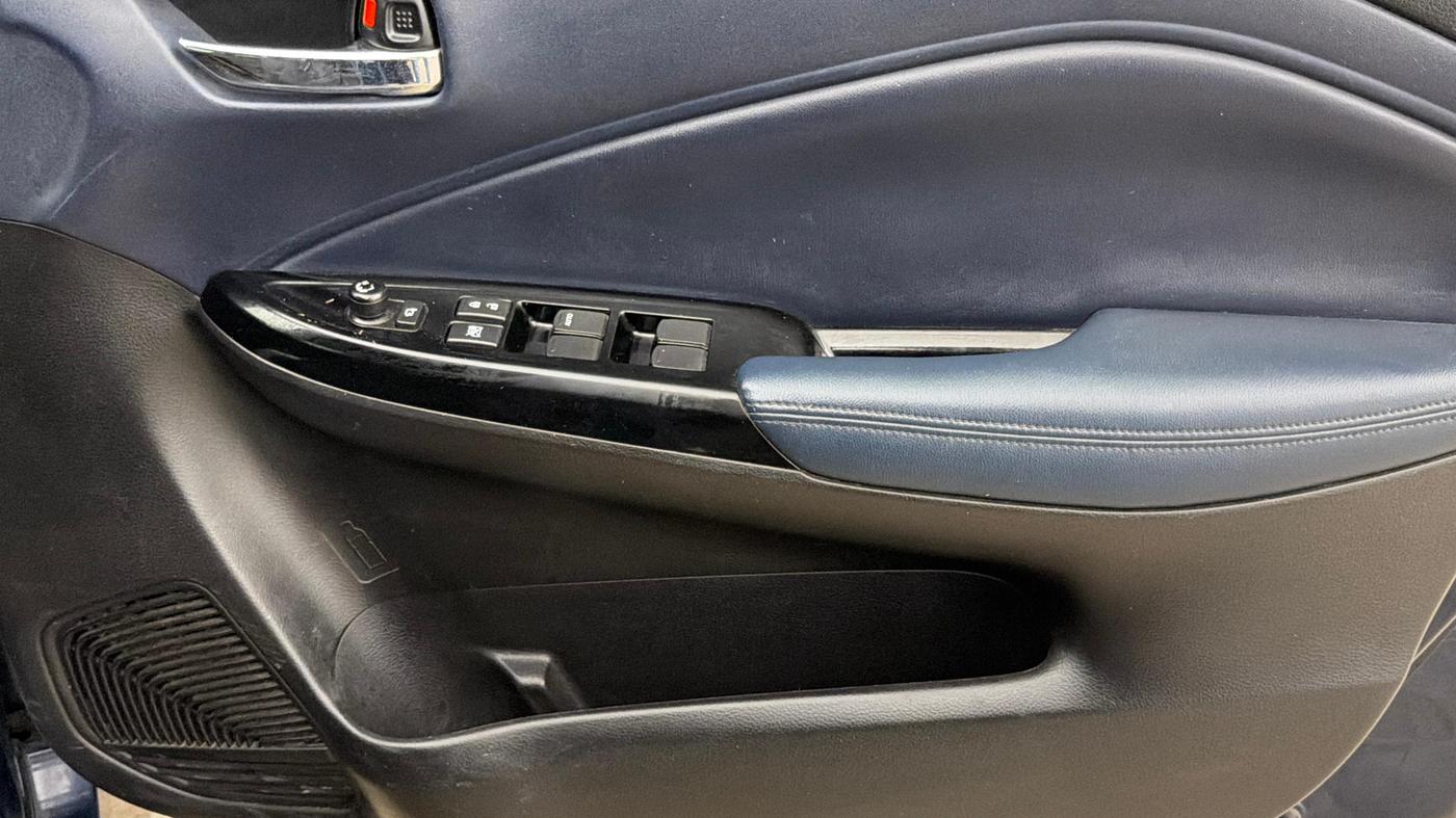 2022 Maruti Baleno ALPHA PETROL 1.2, Petrol, Manual, 68,834 km, Driver Side Door Panels Control