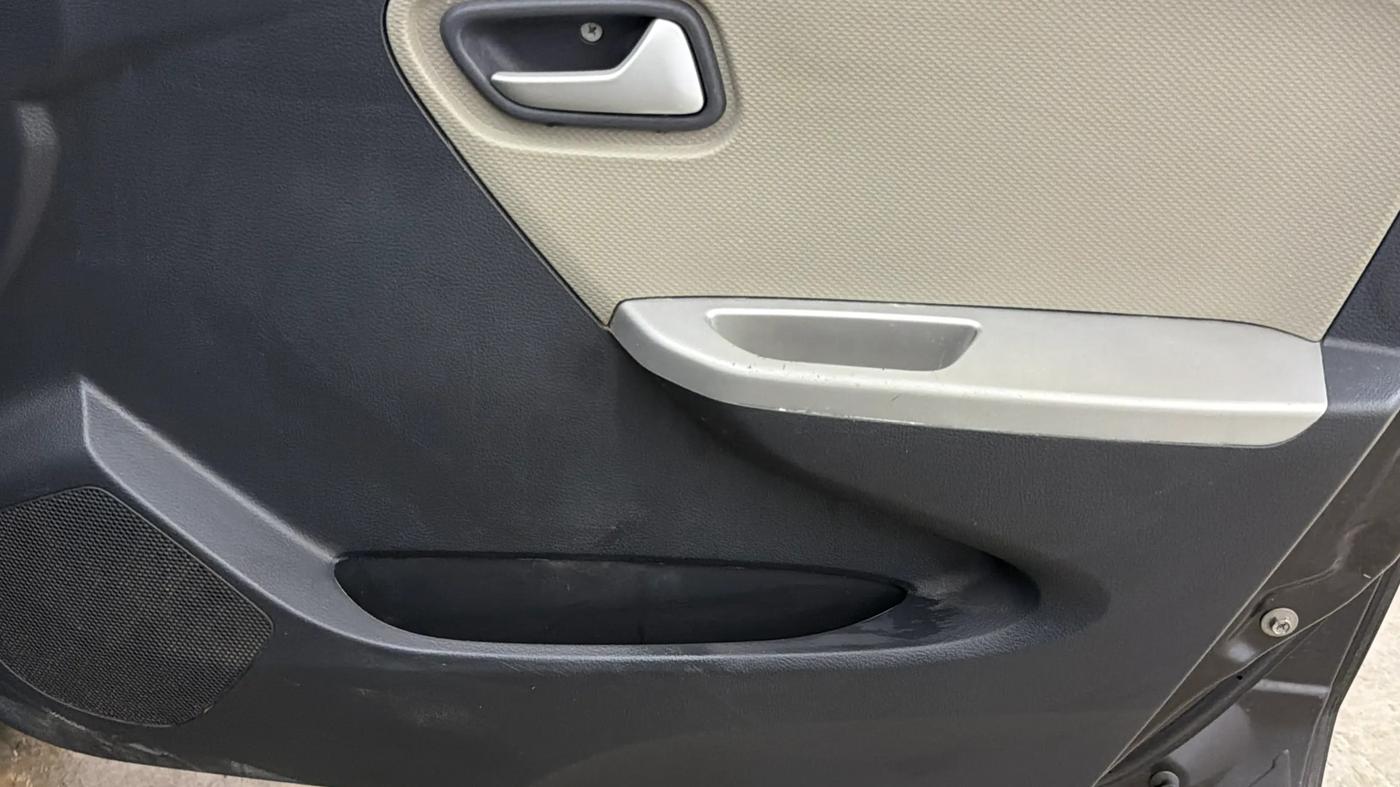 2015 Maruti Alto K10 VXI, Petrol, Manual, 68,293 km, Driver Side Door Panels Control