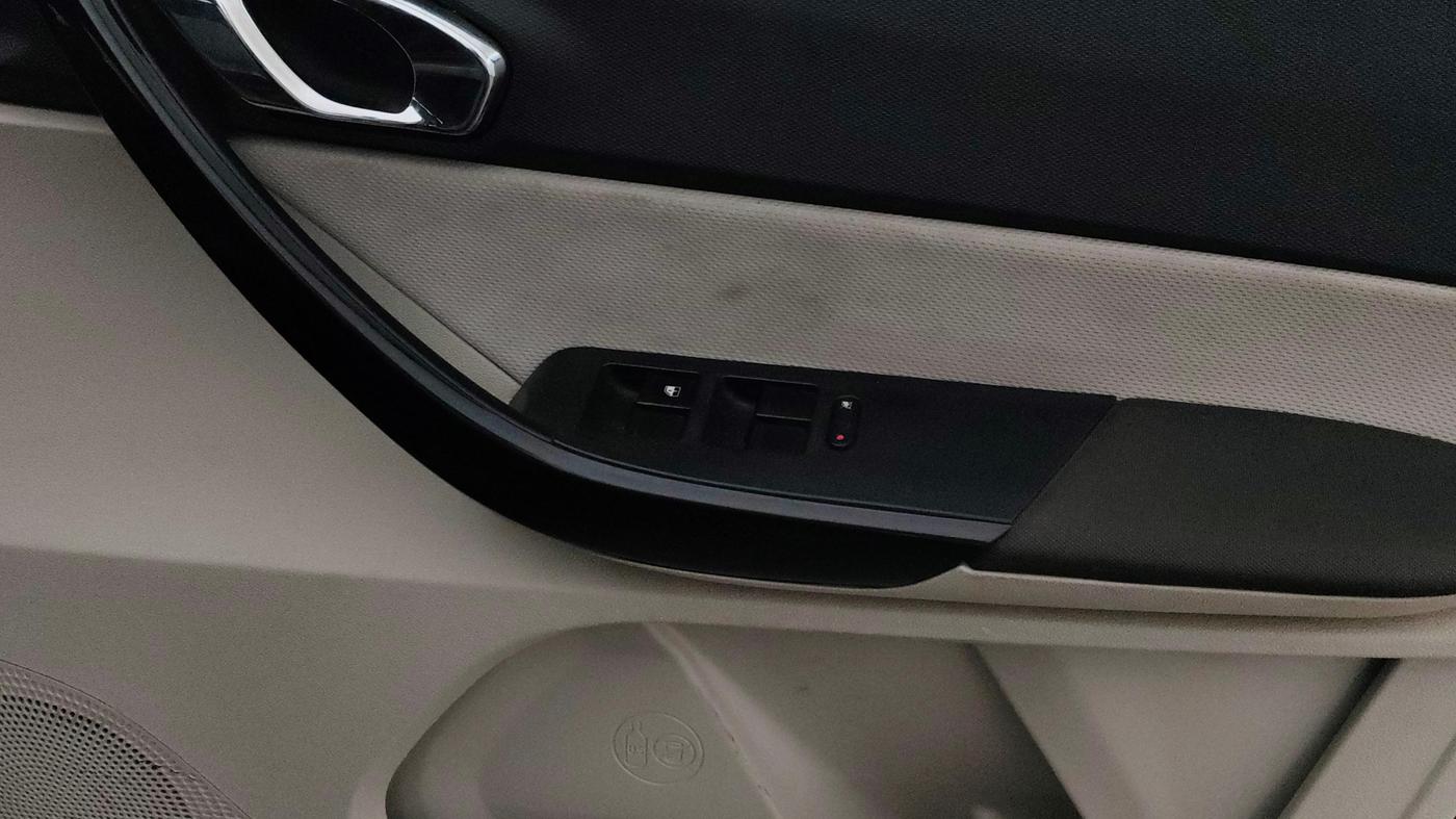 2022 Tata TIGOR XZ PLUS CNG, CNG, Manual, 65,310 km, Driver Side Door Panels Control