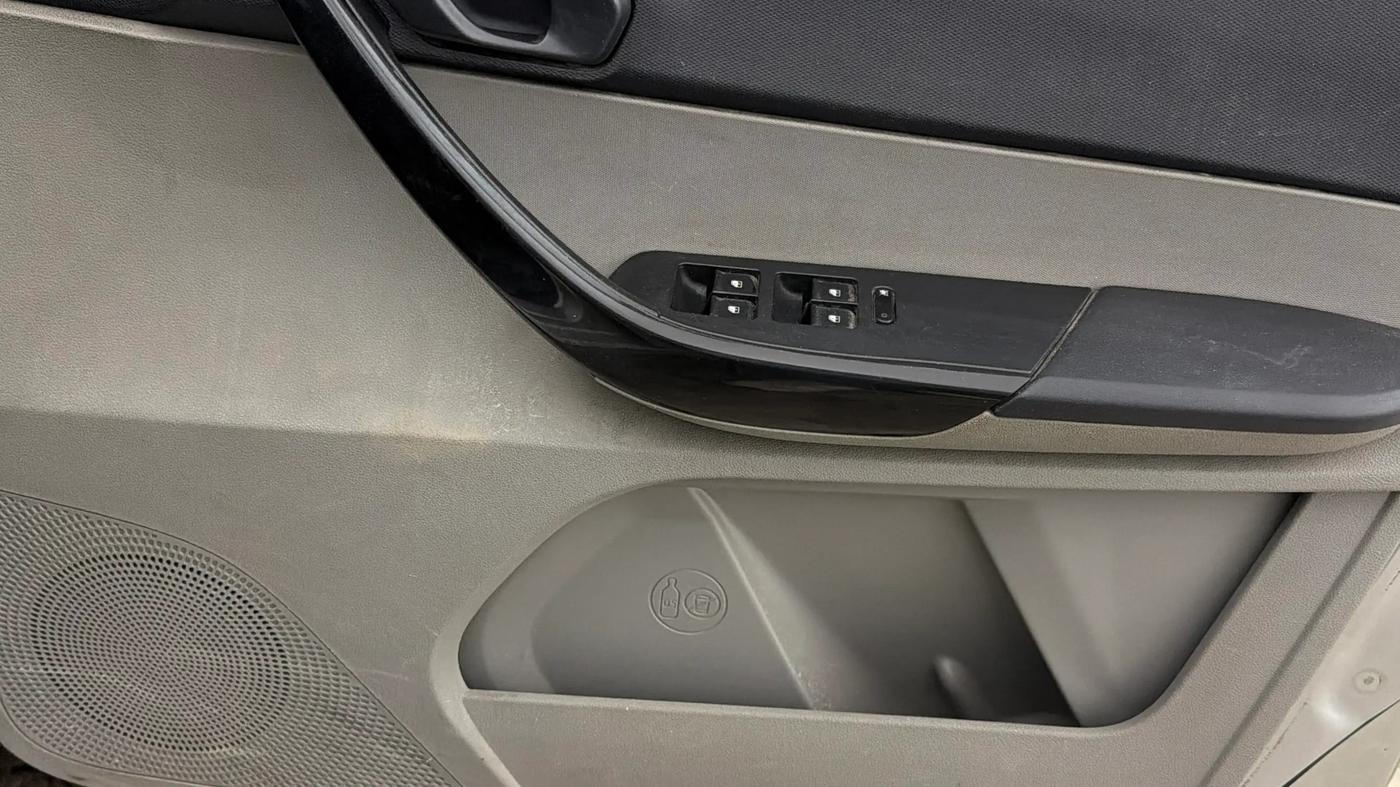 2017 Tata Tiago XM PETROL, Petrol, Manual, 51,253 km, Driver Side Door Panels Control