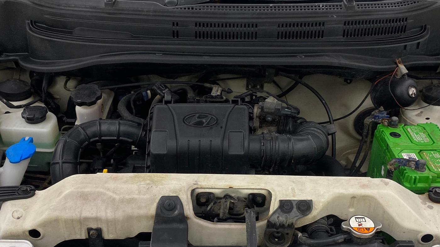 2013 Hyundai Eon ERA +, Petrol, Manual, 66,229 km, Engine View