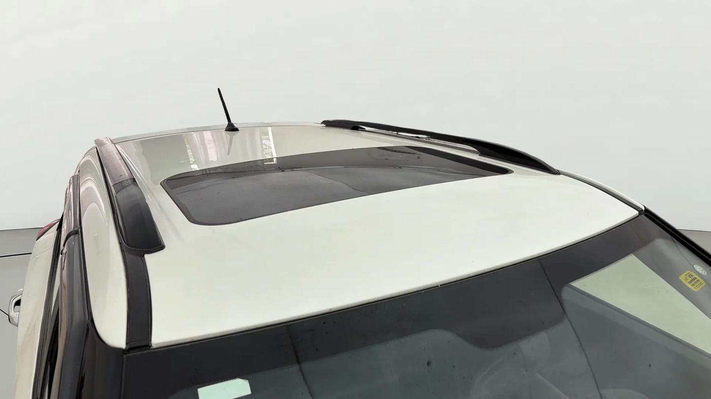 2021 Mahindra XUV300 W6 1.2 PETROL, Petrol, Manual, 53,923 km, Moonroof/ Sunroof
