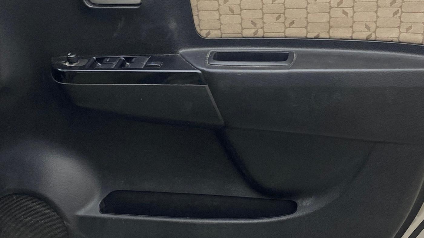 2018 Maruti Wagon R 1.0 VXI AMT, Petrol, Automatic, 71,613 km, Driver Side Door Panels Control