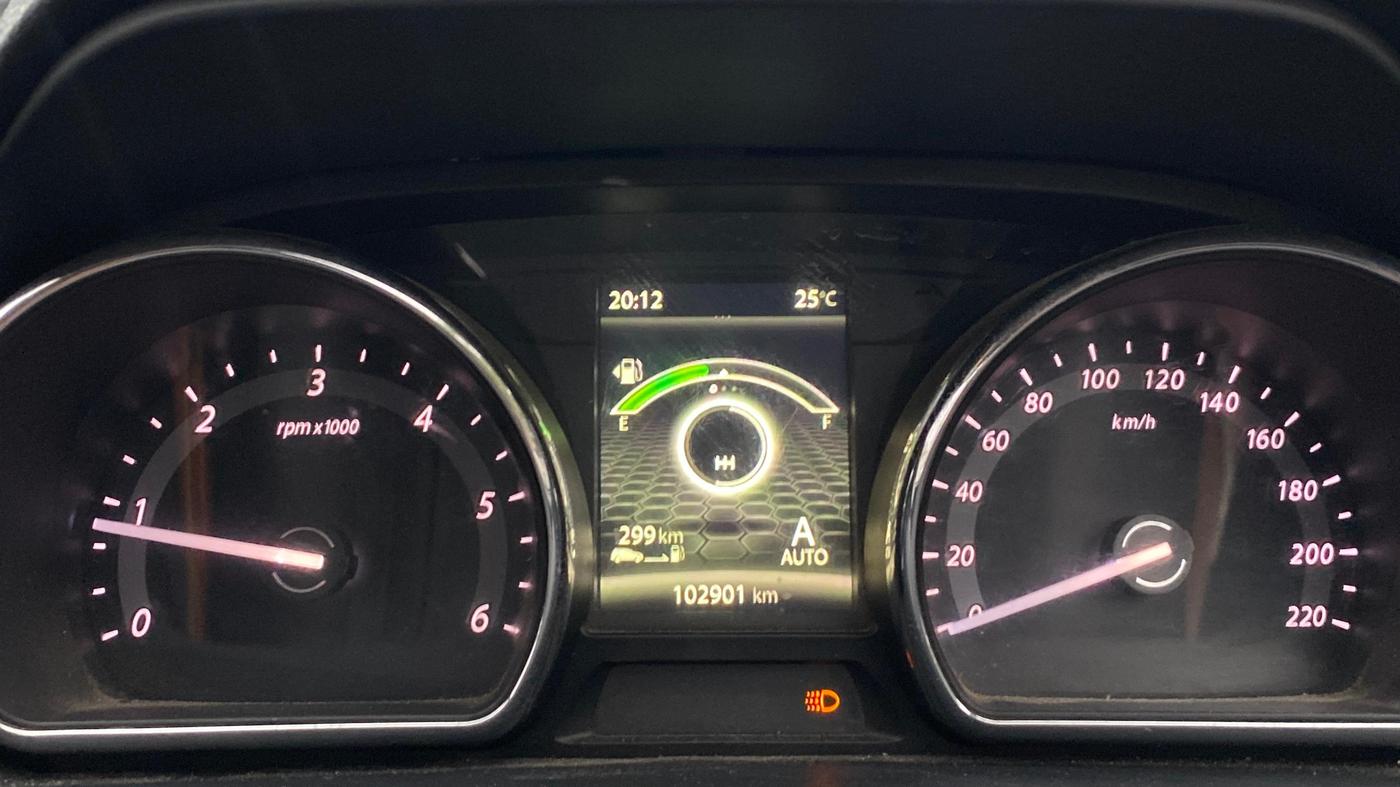 2017 Tata Hexa XT 4X2 7 STR, Diesel, Manual, 1,02,883 km, Odometer Image
