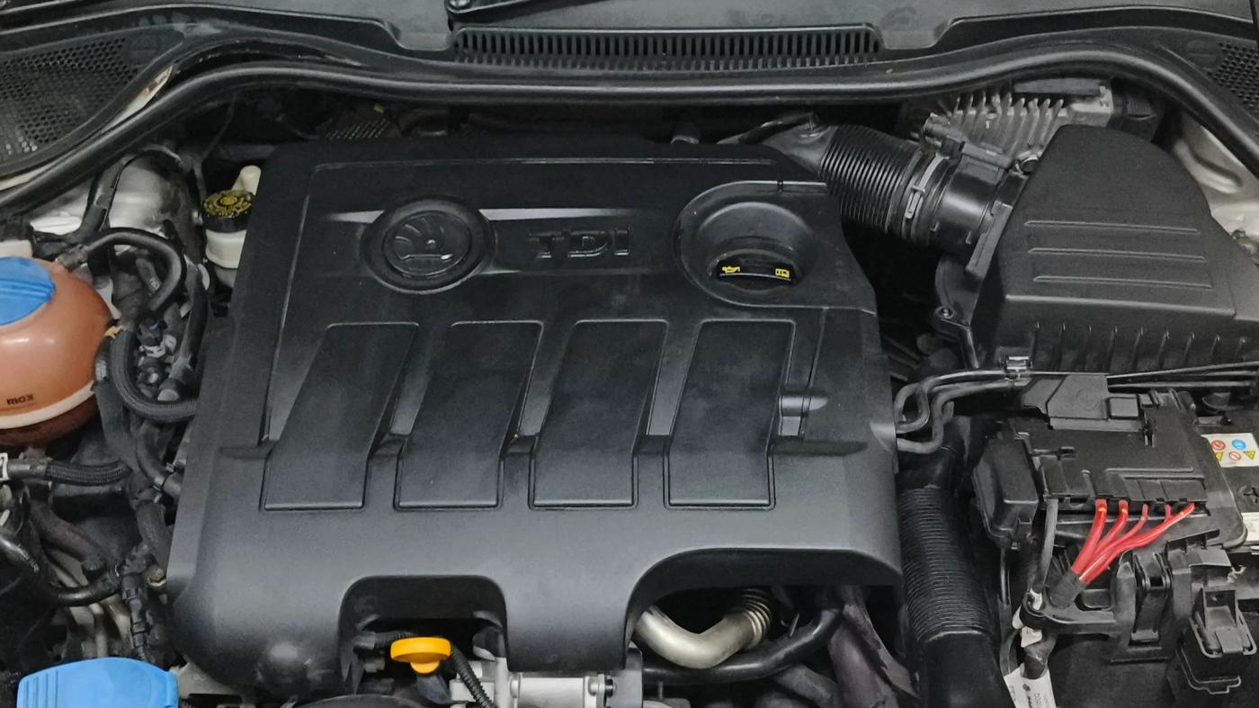 2016 Skoda Rapid STYLE 1.5 TDI, Diesel, Manual, 1,02,980 km, Engine View