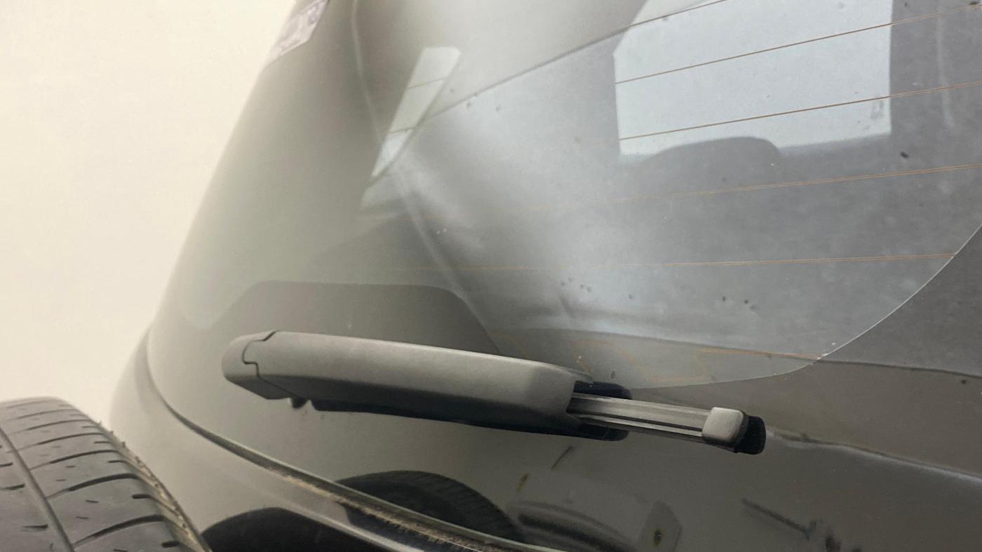 2020 Ford Ecosport TITANIUM 1.5L DIESEL, Diesel, Manual, 1,13,115 km, Rear Wiper