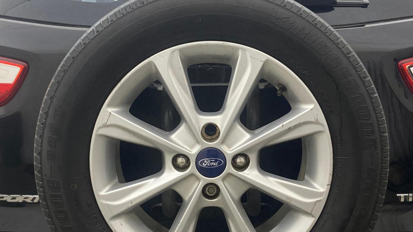 2020 Ford Ecosport TITANIUM 1.5L DIESEL, Diesel, Manual, 1,13,115 km, Spare Tyre