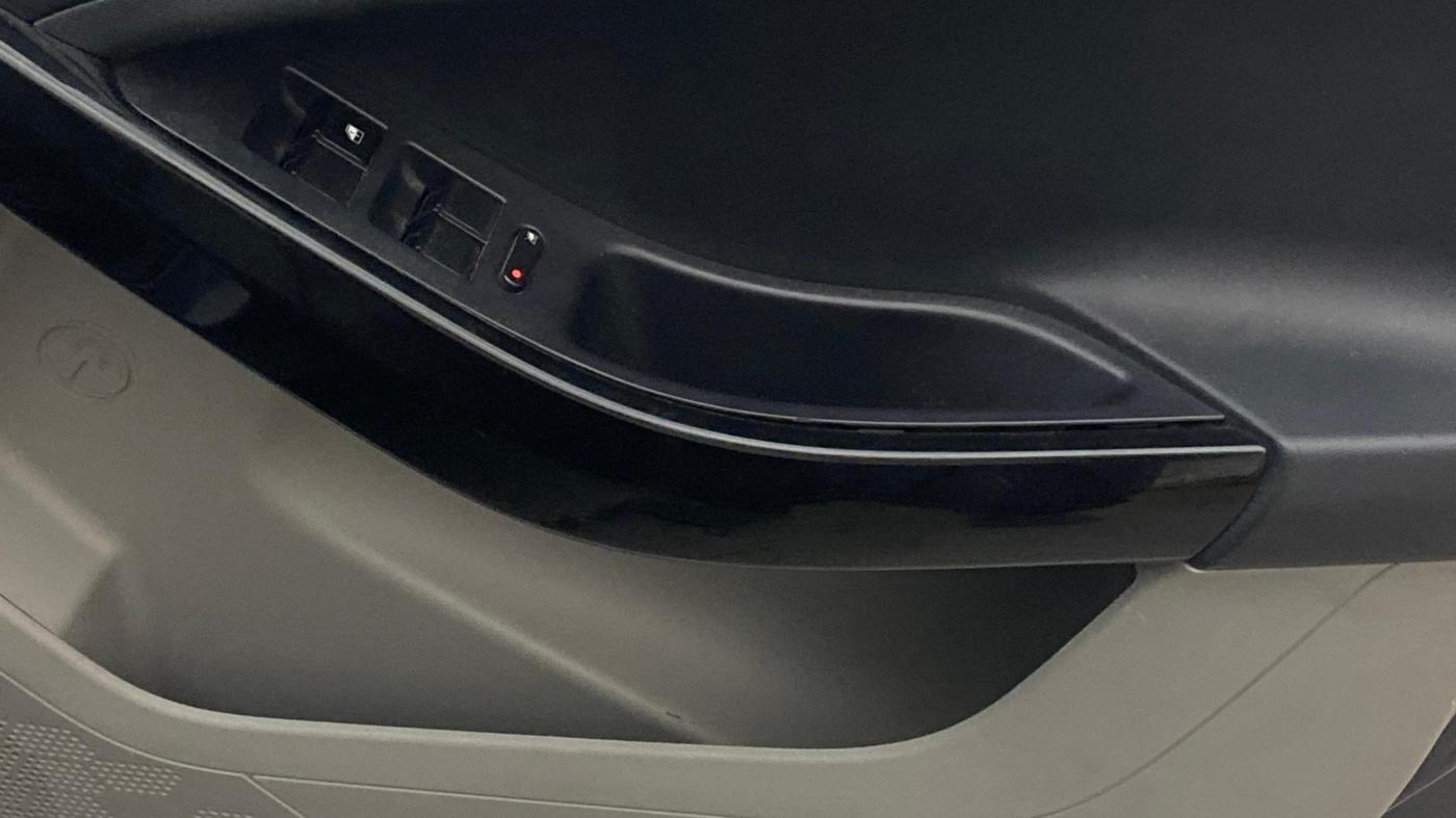 2019 Tata NEXON XM PETROL, Petrol, Manual, 39,526 km, Driver Side Door Panels Control