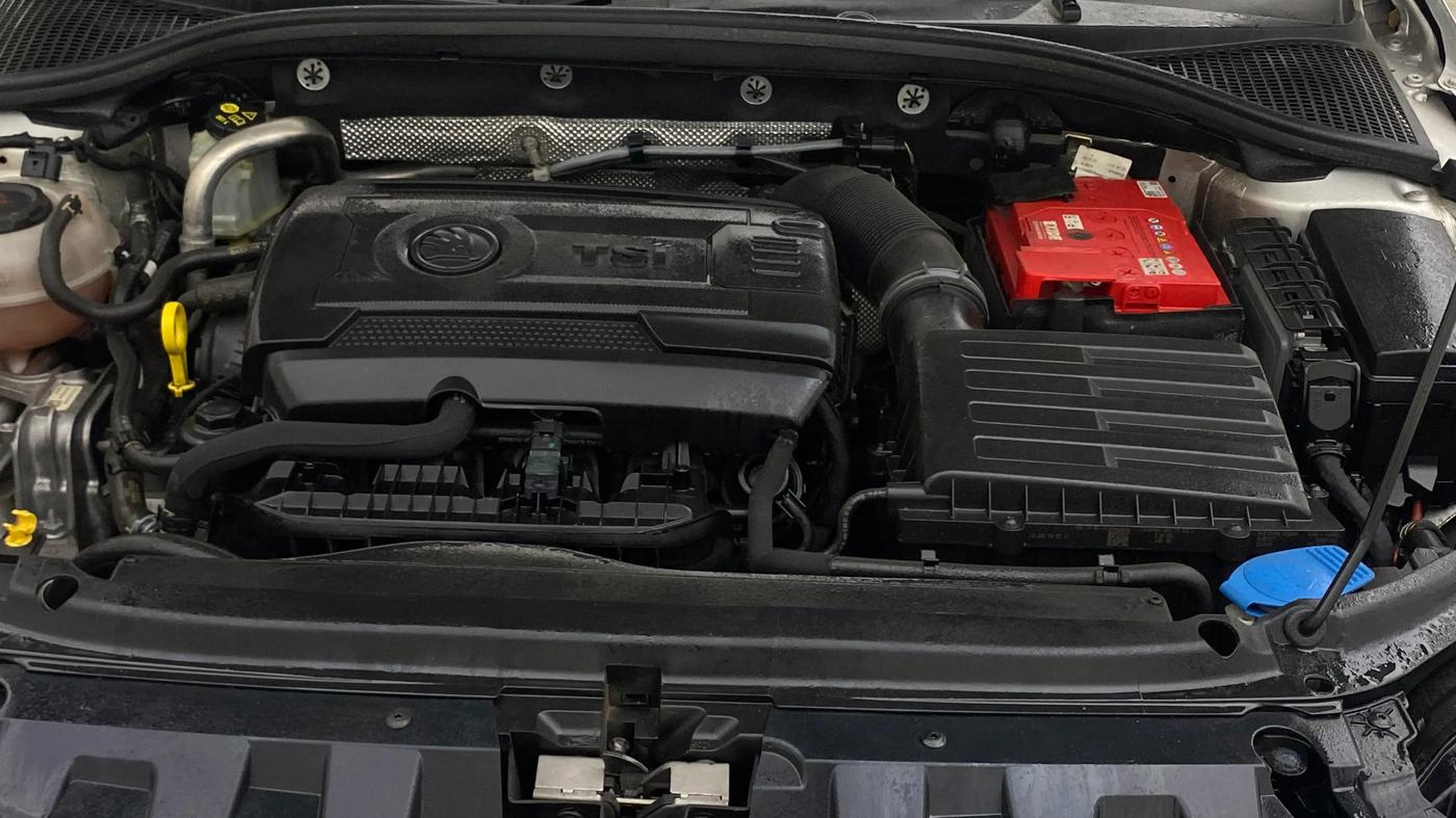 2017 Skoda Octavia L&K 1.8 TSI AT, Petrol, Automatic, 22,018 km, Engine View