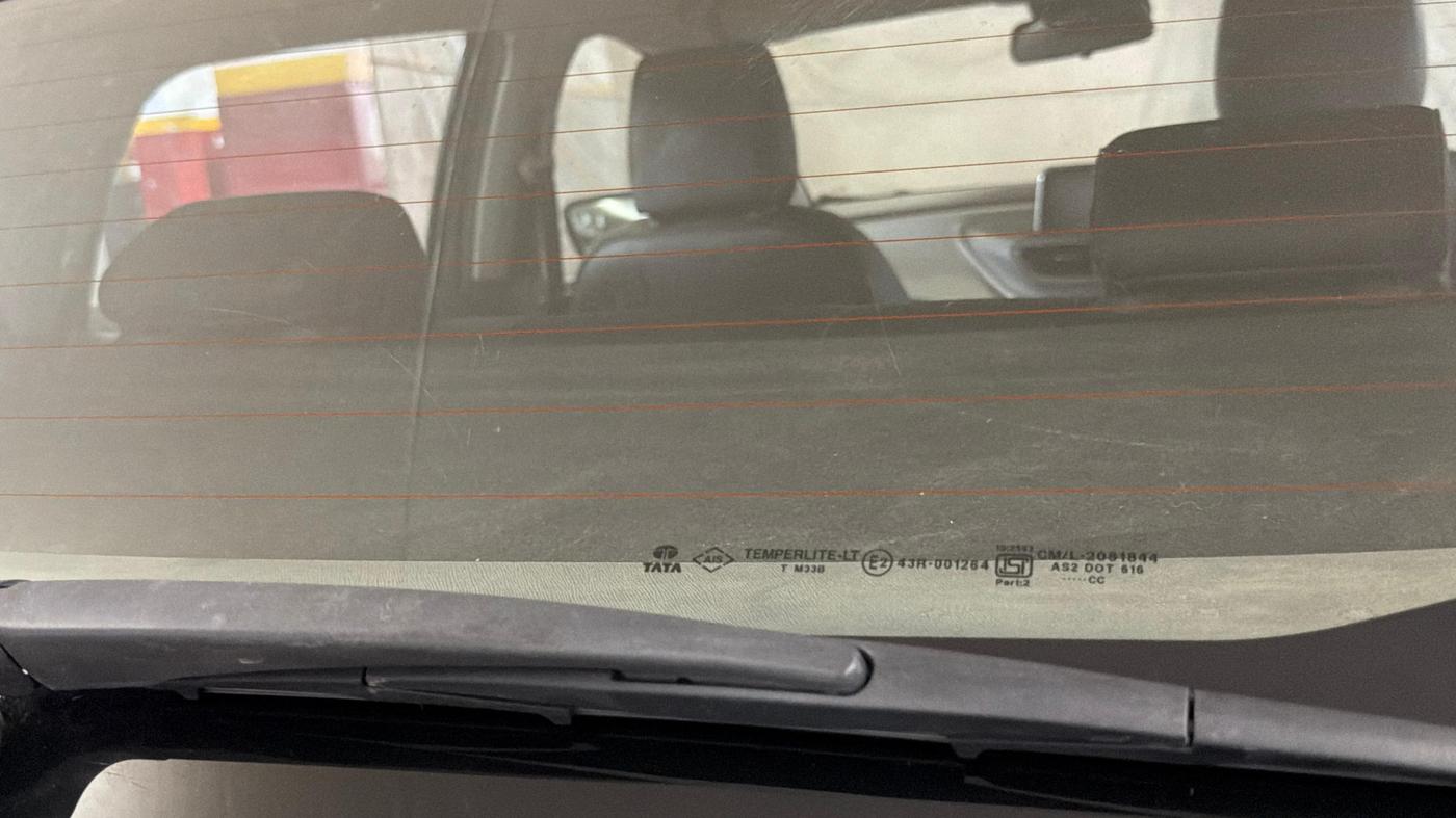 2022 Tata ALTROZ XZ PLUS PETROL, Petrol, Manual, 57,085 km, Rear Wiper