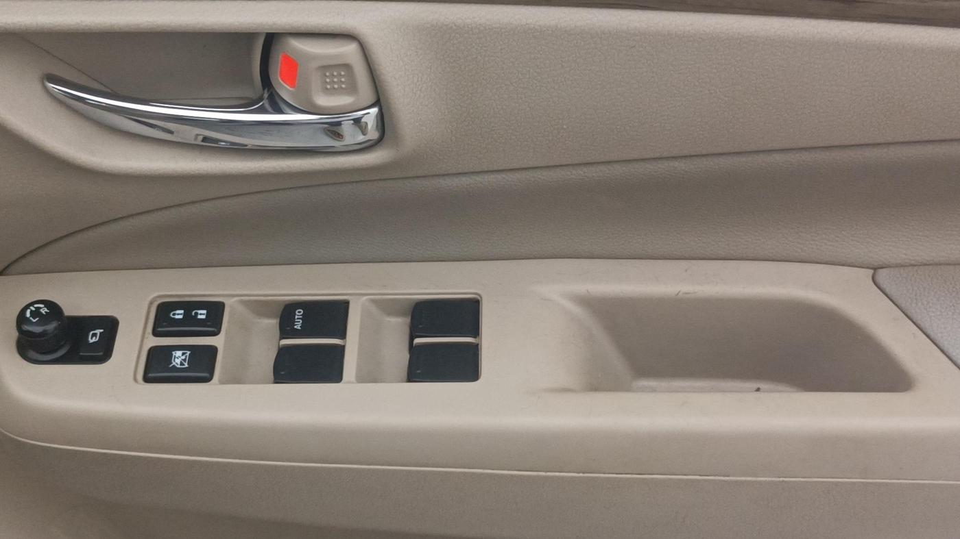 2019 Maruti Ciaz ALPHA  AT 1.5 SHVS PETROL, Petrol, Automatic, 27,453 km, Driver Side Door Panels Control
