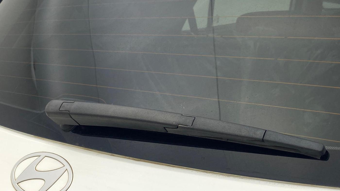 2024 Hyundai ALCAZAR Executive 7 STR 1.5 Turbo GDi Petrol MT, Petrol, Manual, 16,277 km, Rear Wiper